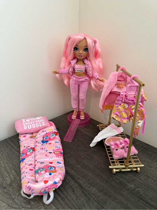 Rainbow High Other - Rainbow High Slumber Party Brianna Dulce Pink Doll - Complete